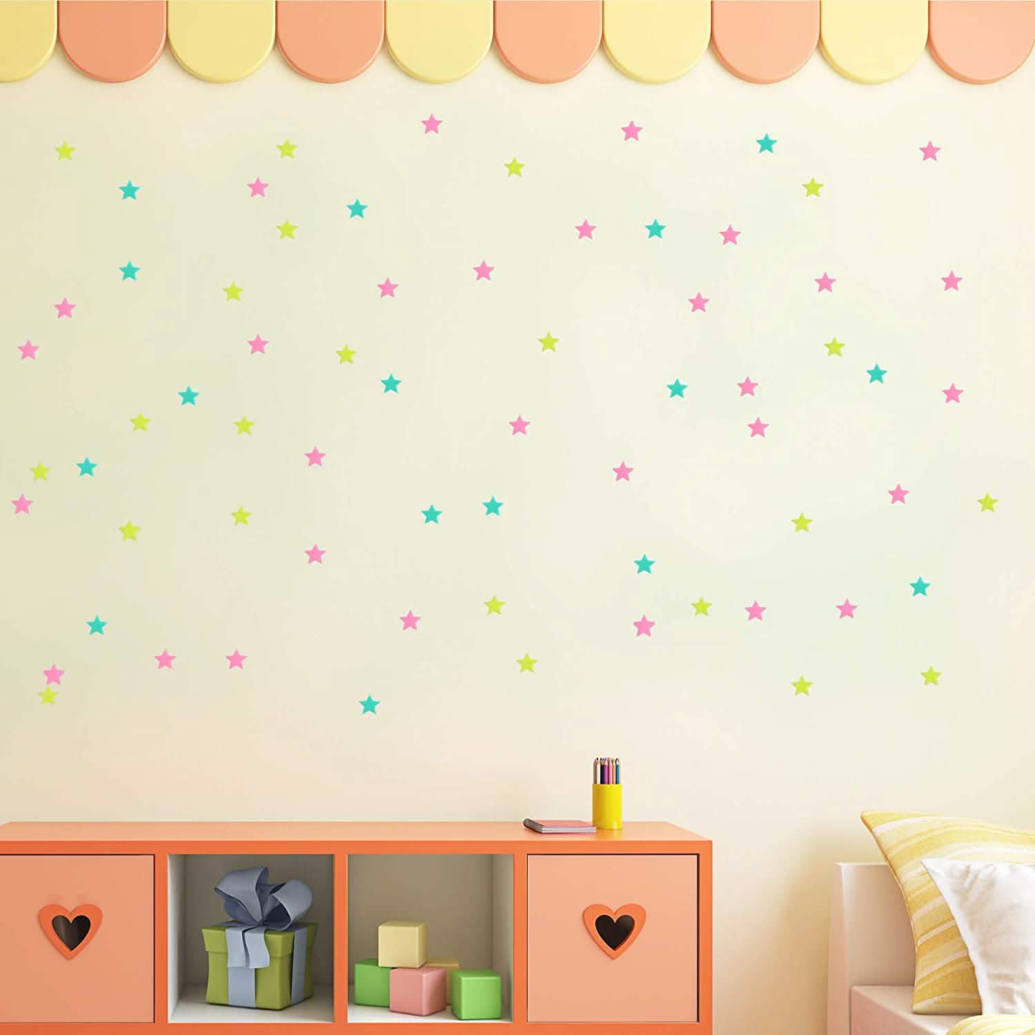 100-Pieces: Colorful Luminous Stars Plastic Wall Sticker
