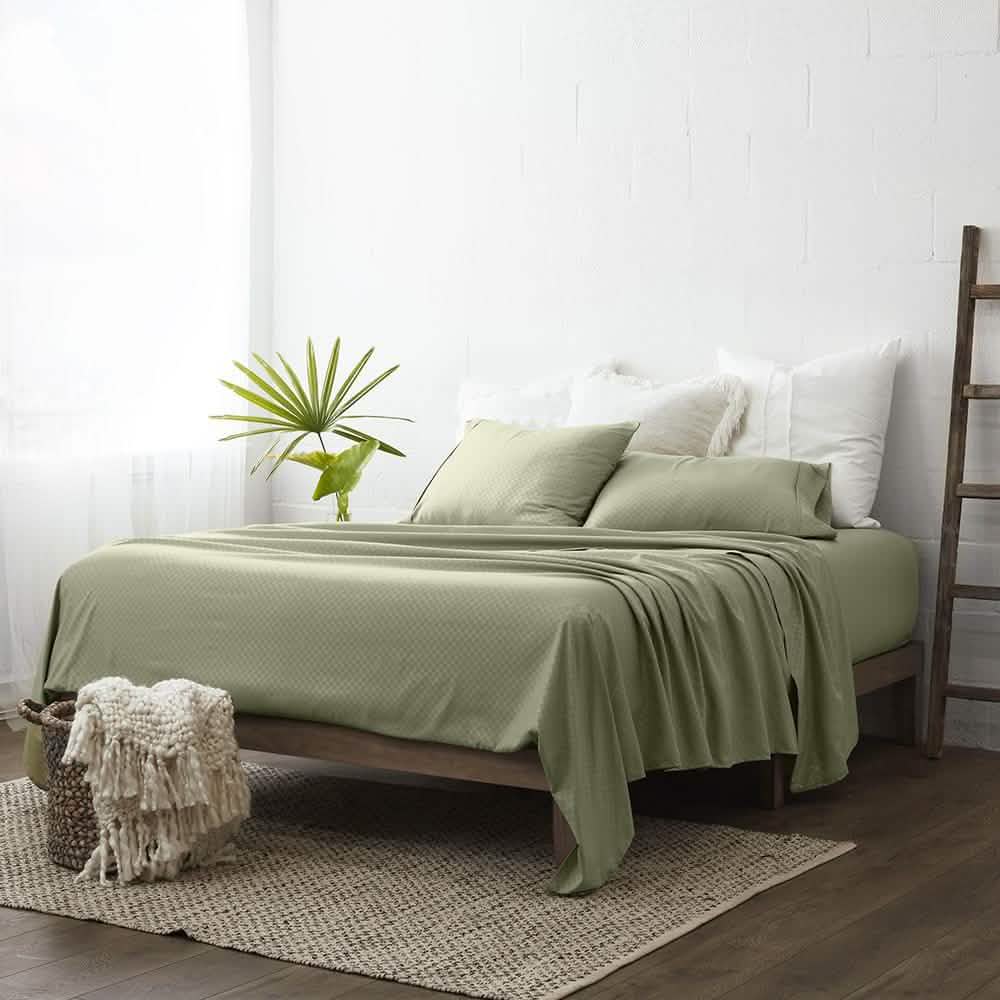 4-Piece: Checkered Embossed Sheet Set