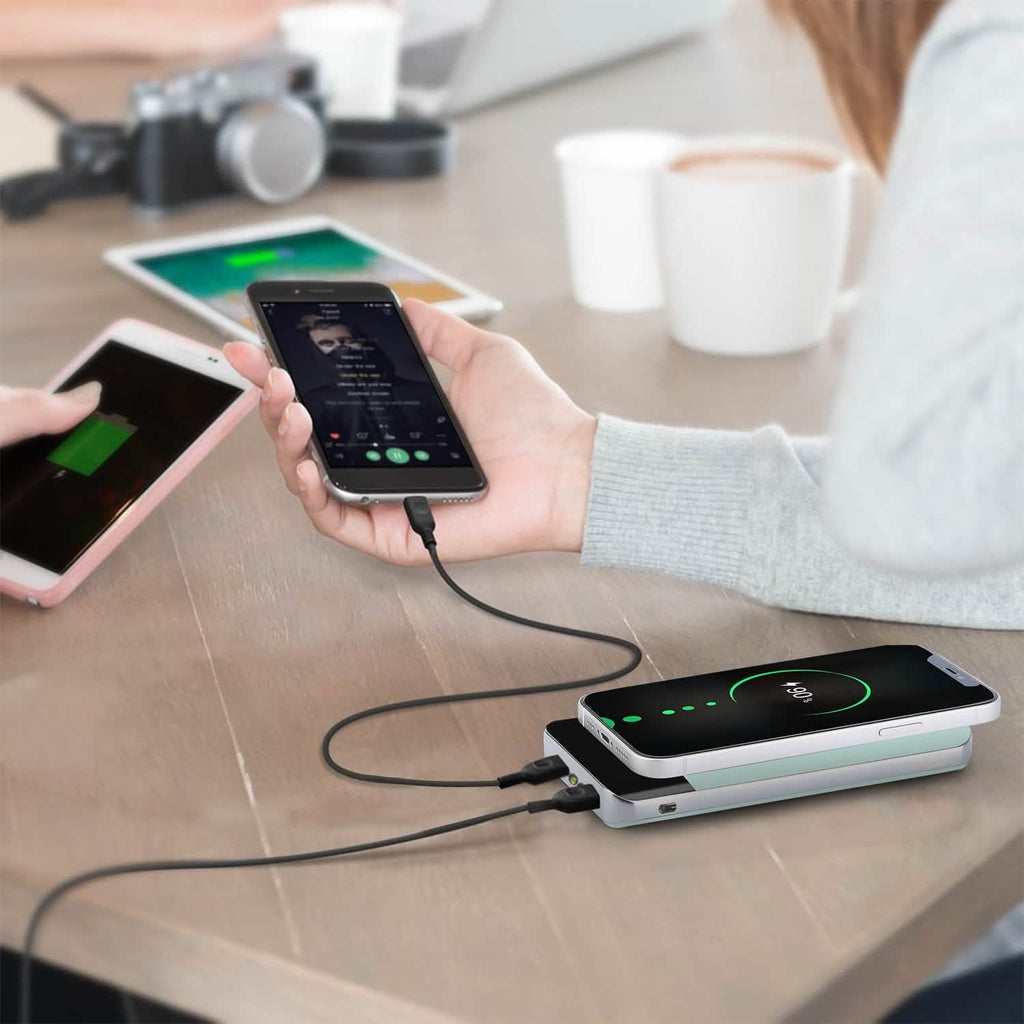 Qi Wireless Station 10000mAh Powerbank with 4 Modes Flashlight